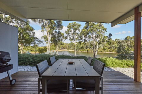 Eight Willows Retreat - Tourism Caloundra 4