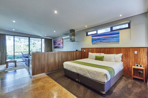 Eight Willows Retreat - Tourism Caloundra 9