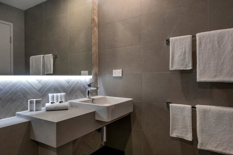 The Adnate Perth - Art Series - Tourism Caloundra 21