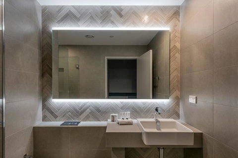 The Adnate Perth - Art Series - Tourism Caloundra 23