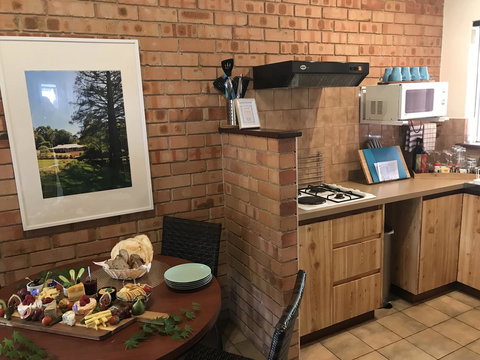 Forest Lodge Resort - Tourism Caloundra 16