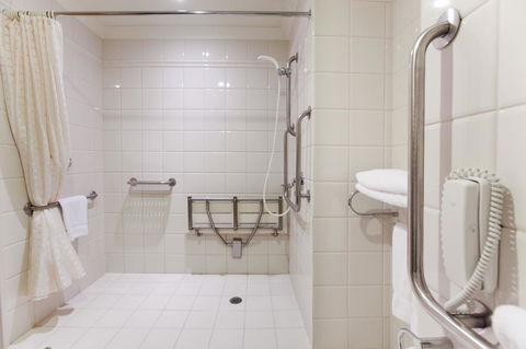 Duxton Hotel Perth - Tourism Caloundra 4