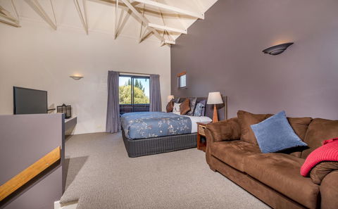 Chimes Spa Retreat - Tourism Caloundra 13