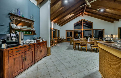 Chimes Spa Retreat - Tourism Caloundra 5