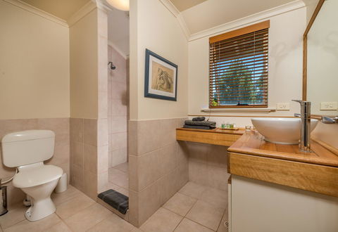 Chimes Spa Retreat - Tourism Caloundra 18