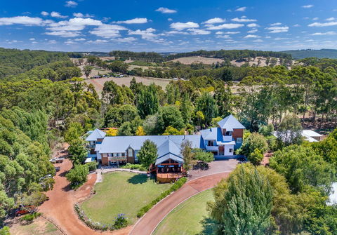 Chimes Spa Retreat - Tourism Caloundra 3