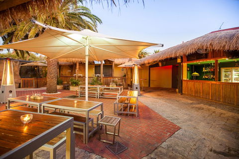 Leisure Inn Hotel Rockingham - Tourism Caloundra 3