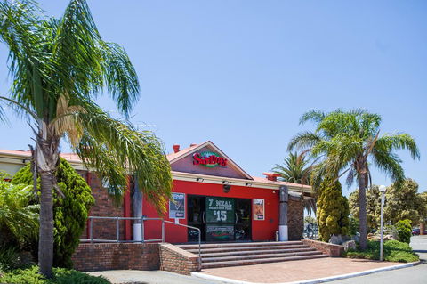 Leisure Inn Hotel Rockingham - Tourism Caloundra 33