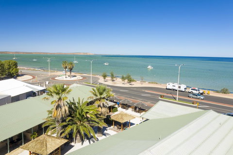 Shark Bay Seafront Apartments - Tourism Caloundra 26