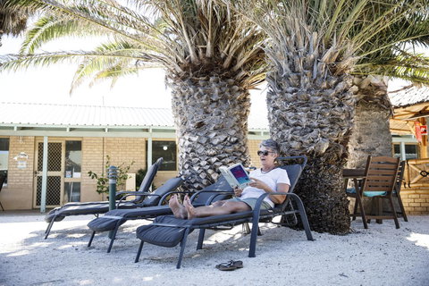 Shark Bay Seafront Apartments - Tourism Caloundra 22