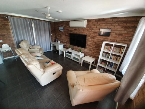 Ocean Beach Chalet 18 - Tourism Caloundra 4