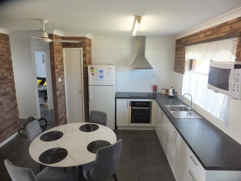 Ocean Beach Chalet 18 - Tourism Caloundra 17