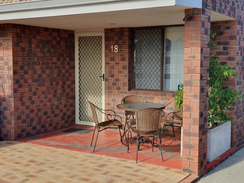 Ocean Beach Chalet 18 - Tourism Caloundra 15