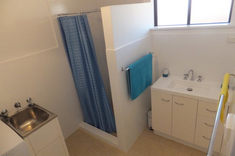 Ocean Beach Chalet 18 - Tourism Caloundra 20