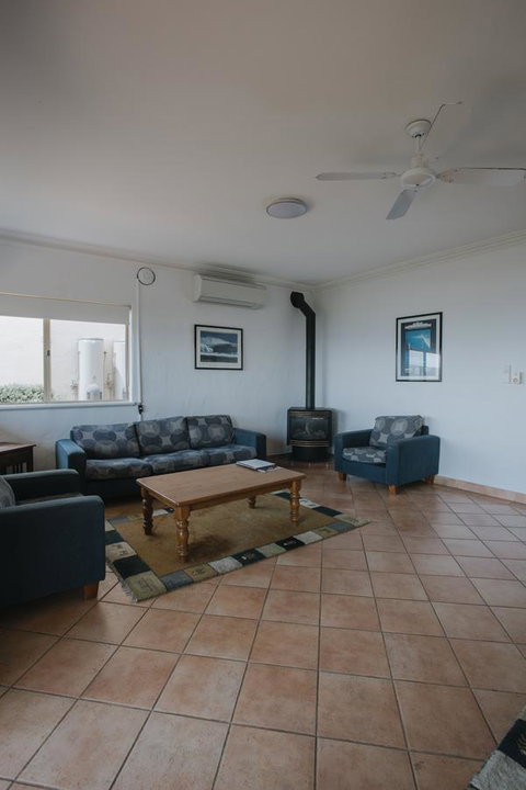Canal Rocks Beachfront Apartments - Tourism Caloundra 26