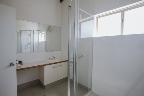 Canal Rocks Beachfront Apartments - Tourism Caloundra 13