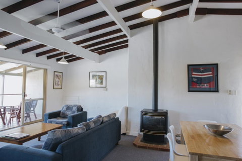 Canal Rocks Beachfront Apartments - Tourism Caloundra 29