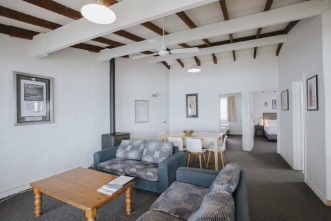 Canal Rocks Beachfront Apartments - Tourism Caloundra 38