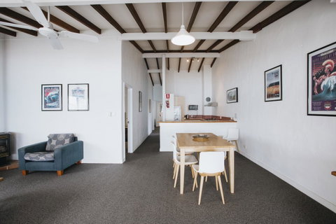 Canal Rocks Beachfront Apartments - Tourism Caloundra 23