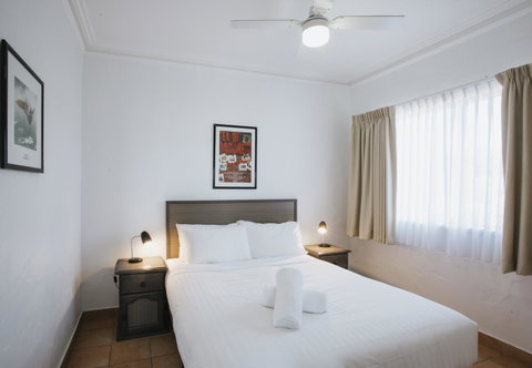 Canal Rocks Beachfront Apartments - Tourism Caloundra 7