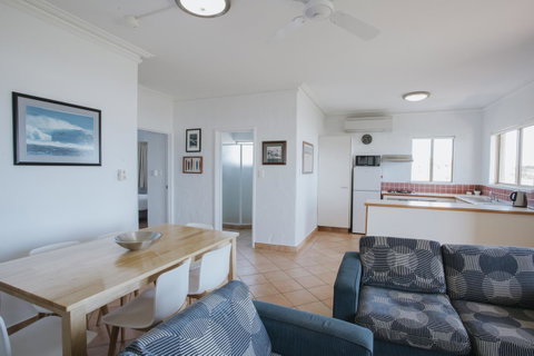 Canal Rocks Beachfront Apartments - Tourism Caloundra 5