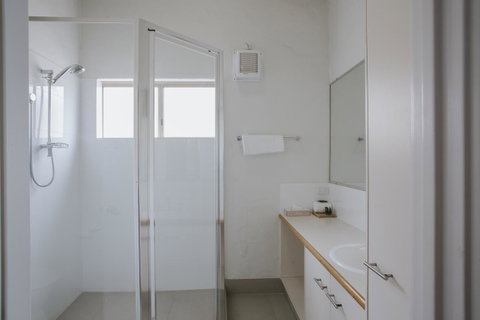 Canal Rocks Beachfront Apartments - Tourism Caloundra 39