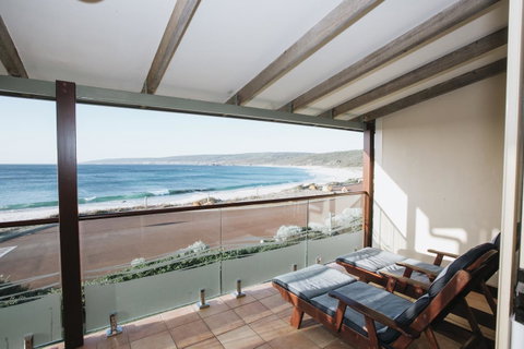 Canal Rocks Beachfront Apartments - Tourism Caloundra 18