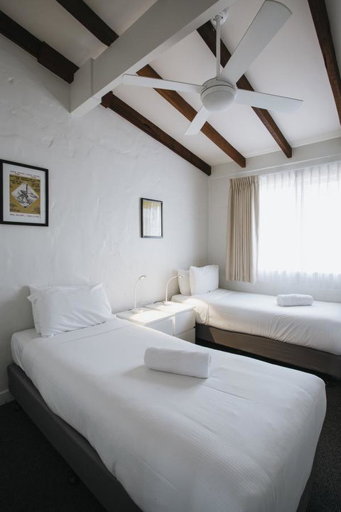 Canal Rocks Beachfront Apartments - Tourism Caloundra 37