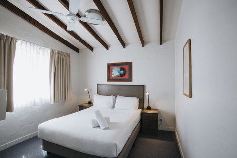 Canal Rocks Beachfront Apartments - Tourism Caloundra 14