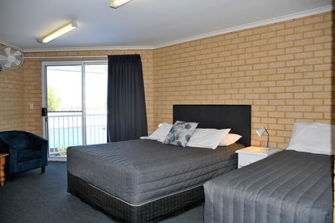Kalbarri Seafront Villas - Tourism Caloundra 11