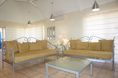 Osprey Holiday Village Unit 110 - Tourism Caloundra 2