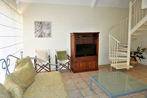 Osprey Holiday Village Unit 110 - Tourism Caloundra 7