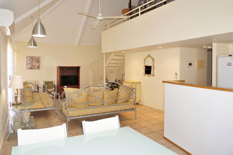 Osprey Holiday Village Unit 110 - Tourism Caloundra 1