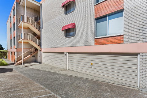 Laman Lodge, Unit 2, 15 Laman Street - Tourism Caloundra 14