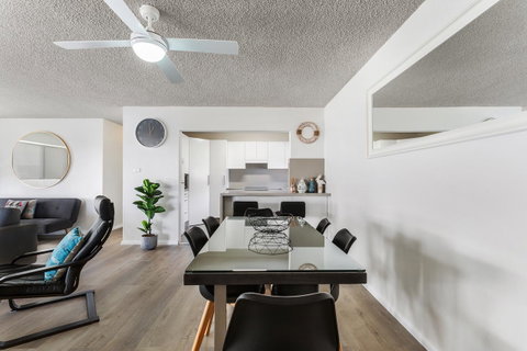 Laman Lodge, Unit 2, 15 Laman Street - Tourism Caloundra 5
