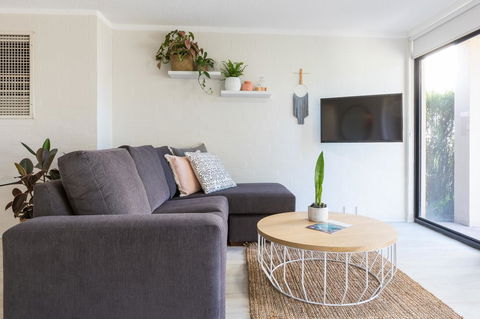 Number 72 Kalbarri Riverview Apartments - Tourism Caloundra 1