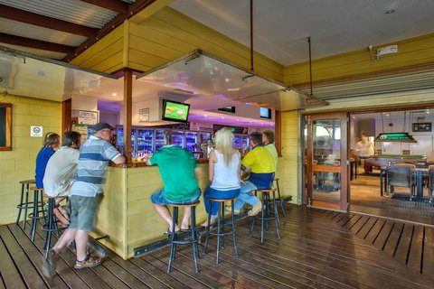 Kimberley Hotel - Tourism Caloundra 11