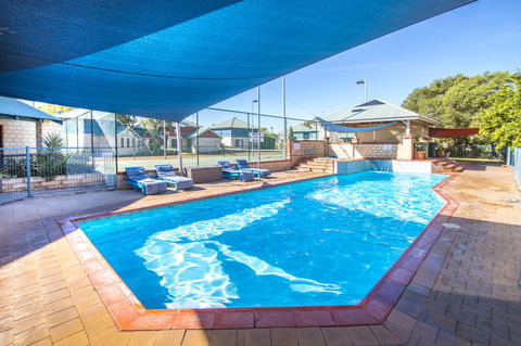 Amalfi Resort - Tourism Caloundra 0