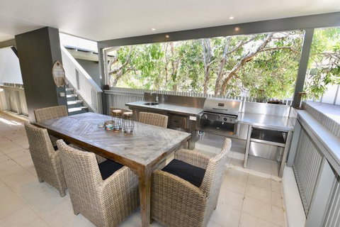 East On Byron - Tourism Caloundra 11