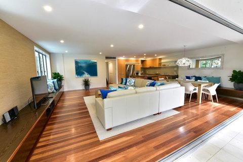 East On Byron - Tourism Caloundra 21