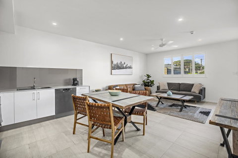 Rockpool 2 Sawtell Beach - Just Steps To Restaurants And 2 Min Stroll To Beach! - Tourism Caloundra 2
