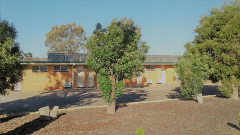 Junee Motor Inn - Tourism Caloundra 7