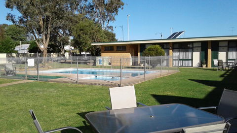 Junee Motor Inn - Tourism Caloundra 11