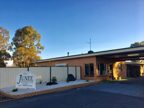 Junee Motor Inn - Tourism Caloundra 12