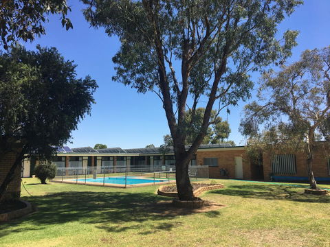 Junee Motor Inn - Tourism Caloundra 25