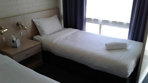 Junee Motor Inn - Tourism Caloundra 4