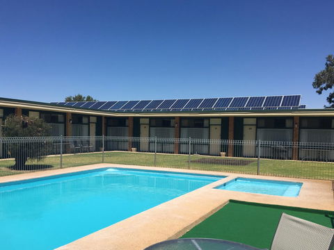 Junee Motor Inn - Tourism Caloundra 13