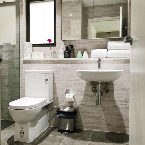 Modern & Cosy 2-Bedroom Apartment Hornsby - Tourism Caloundra 12