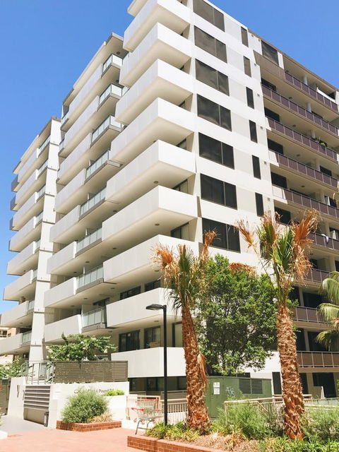 Modern & Cosy 2-Bedroom Apartment Hornsby - Tourism Caloundra 1