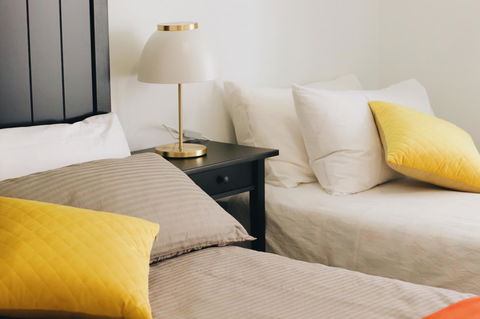 Modern & Cosy 2-Bedroom Apartment Hornsby - Tourism Caloundra 0